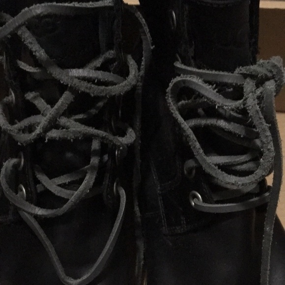 🛍HP🛍. Men’s Ugg Boots. - Picture 7 of 15